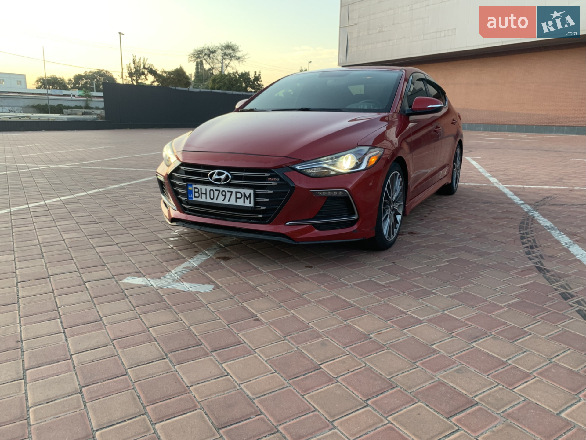 2017 Hyundai Elantra - фото 1