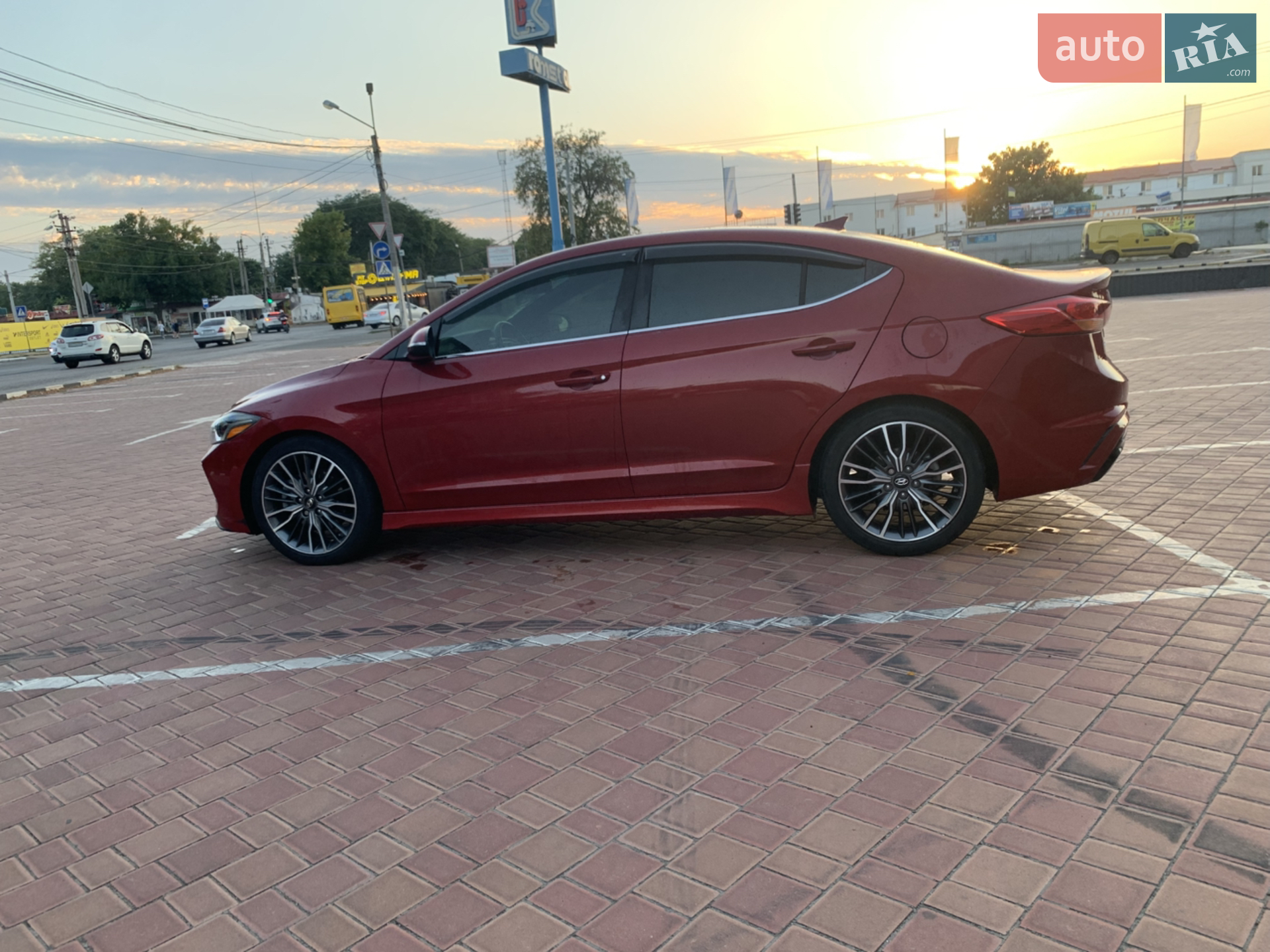 2017 Hyundai Elantra - мініатюра 8