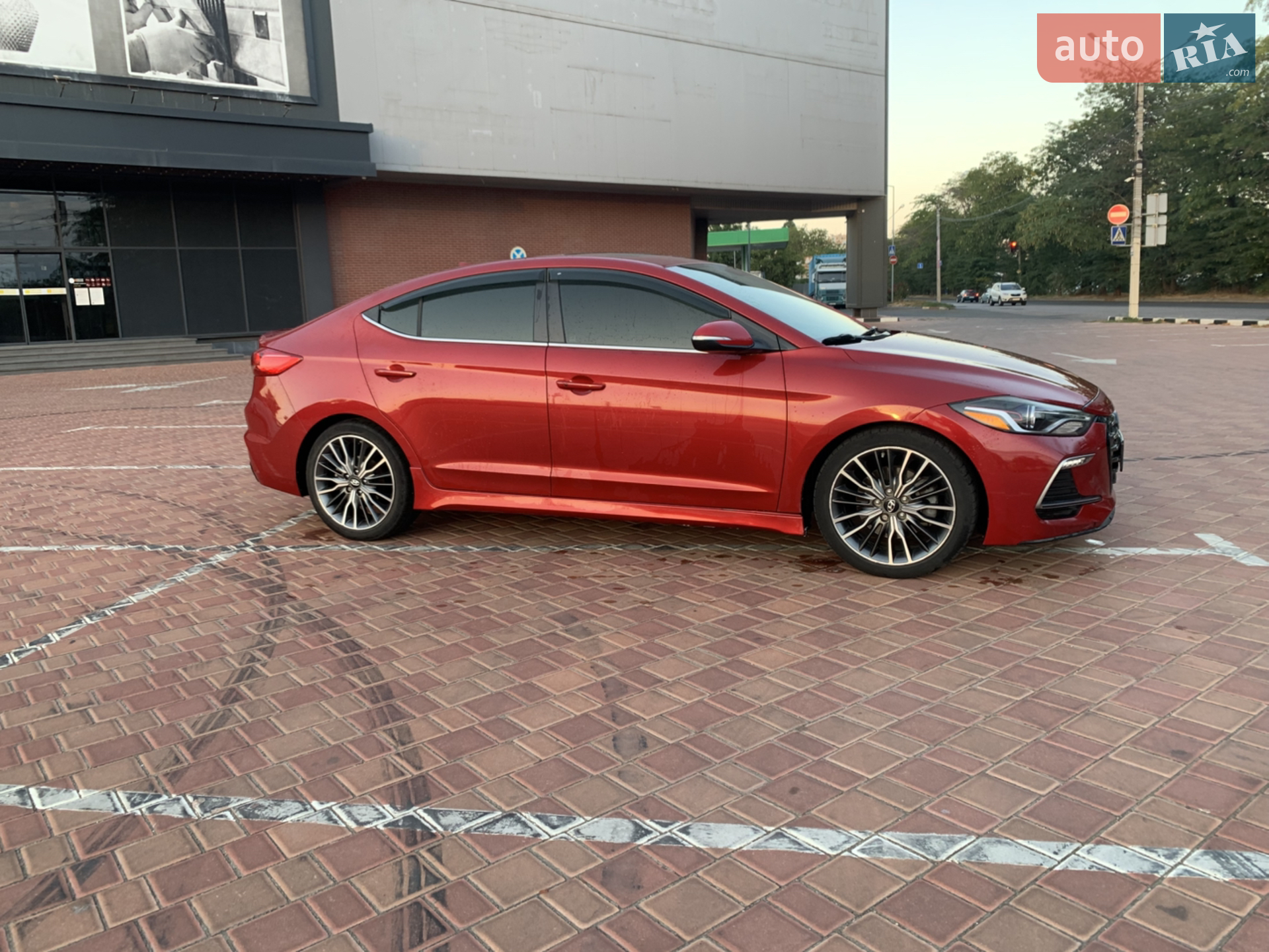 2017 Hyundai Elantra - мініатюра 2