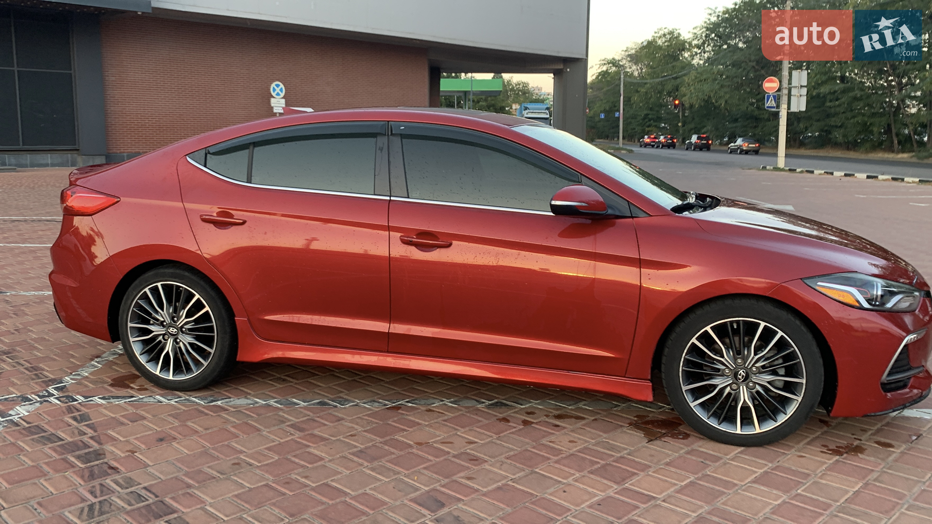 2017 Hyundai Elantra - мініатюра 9