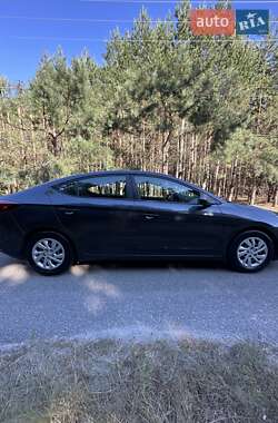 Седан Hyundai Elantra 2020 в 