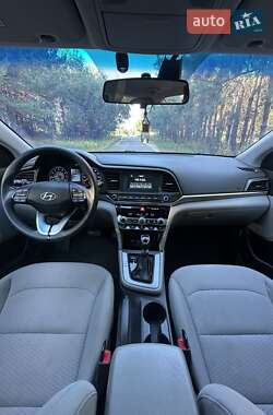 Седан Hyundai Elantra 2020 в 