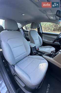 Седан Hyundai Elantra 2020 в 