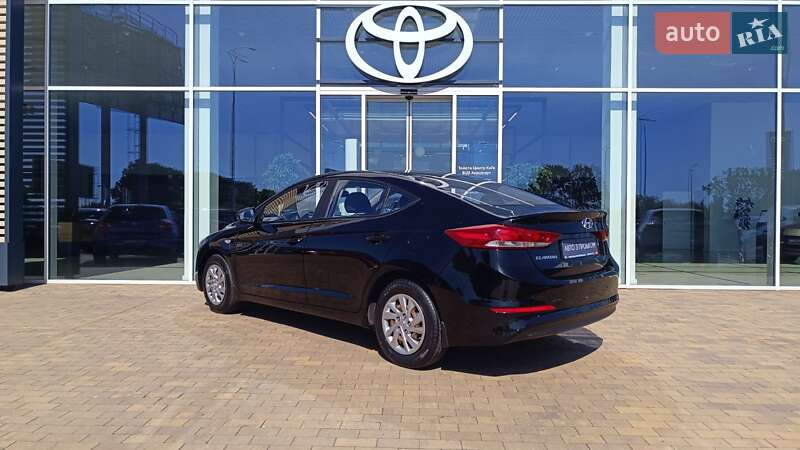 Хэтчбек Hyundai Elantra 2017 в Киеве