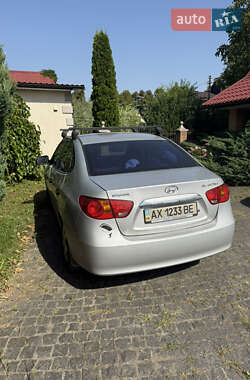 Седан Hyundai Elantra 2011 в Киеве