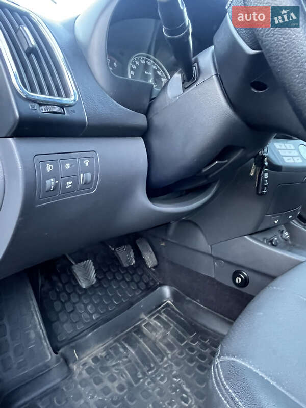 Седан Hyundai Elantra 2008 в Могилев-Подольске