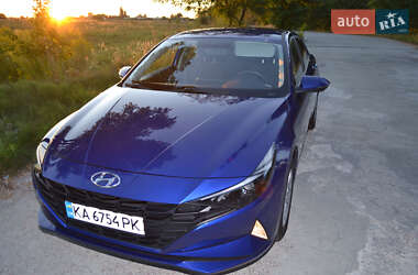 Седан Hyundai Elantra 2021 в 