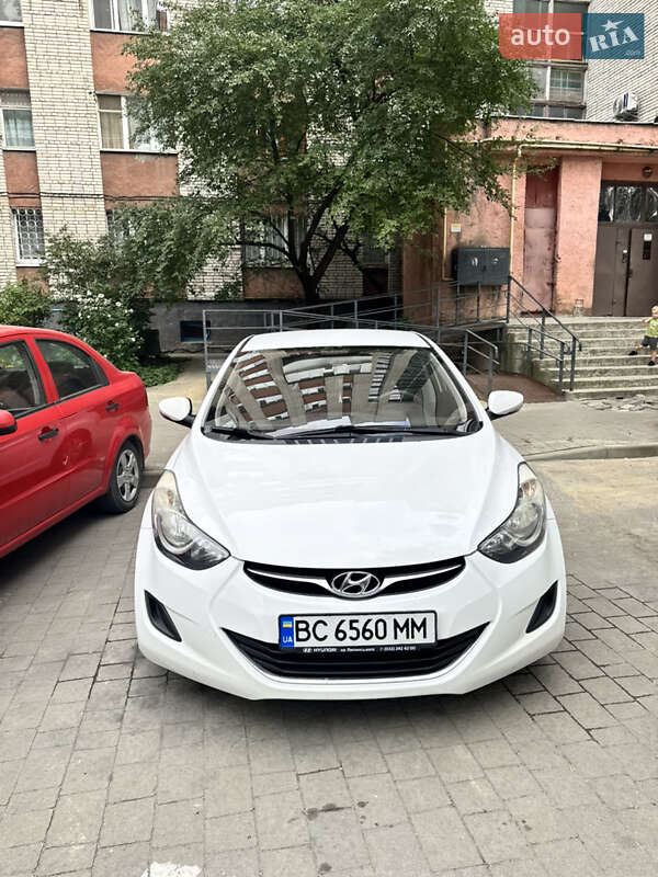 Hyundai Elantra 2013