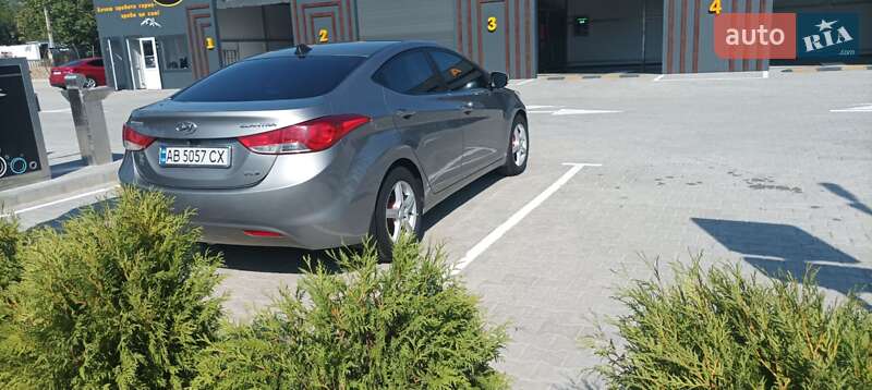 Седан Hyundai Elantra 2011 в Ямполі
