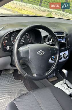 Седан Hyundai Elantra 2008 в  фото 14 Седан Hyundai Elantra 2008 в