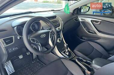 Седан Hyundai Elantra 2012 в 