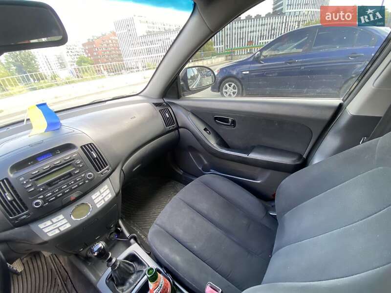 Седан Hyundai Elantra 2008 в Львове