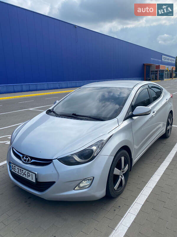 Седан Hyundai Elantra 2011 в 