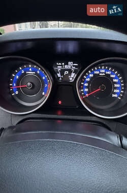 Седан Hyundai Elantra 2013 в 