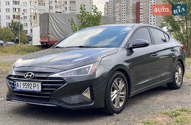 Седан Hyundai Elantra 2019 в 