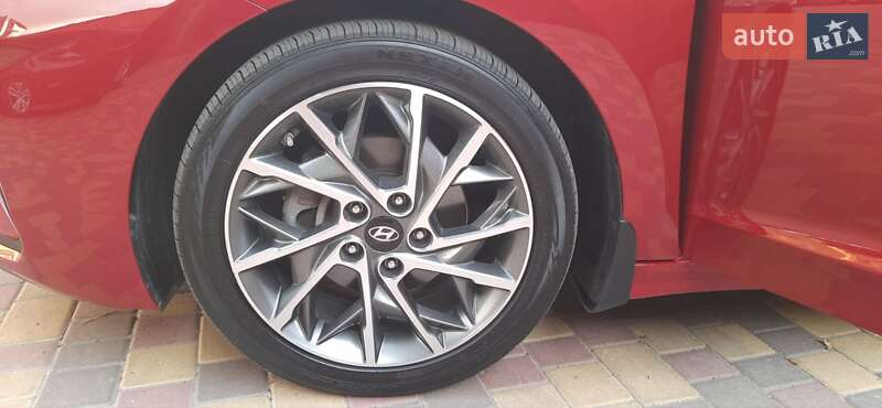 Седан Hyundai Elantra 2020 в Виннице