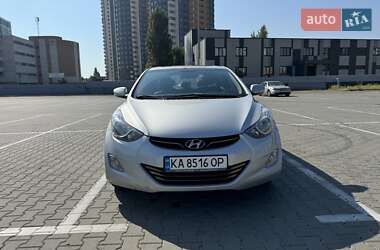 Седан Hyundai Elantra 2012 в Києві