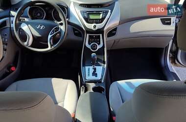 Седан Hyundai Elantra 2012 в 