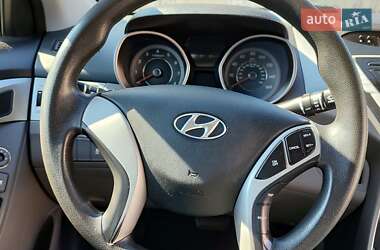 Седан Hyundai Elantra 2012 в 