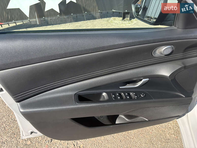 Седан Hyundai Elantra 2021 в Киеве