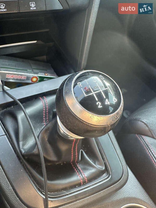 Седан Hyundai Elantra 2016 в Киеве фото 10 Седан Hyundai Elantra 2016 в Киеве