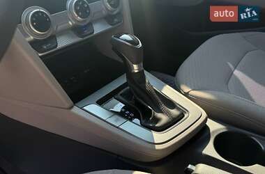 Седан Hyundai Elantra 2019 в 