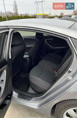 Седан Hyundai Elantra 2013 в 