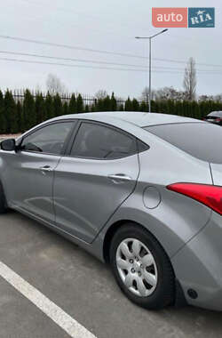 Седан Hyundai Elantra 2013 в 