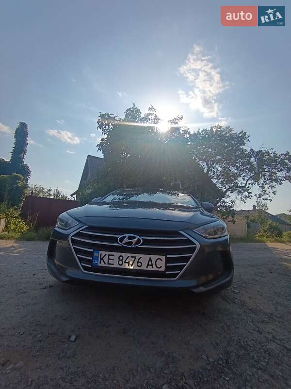 Седан Hyundai Elantra 2017 в Днепре