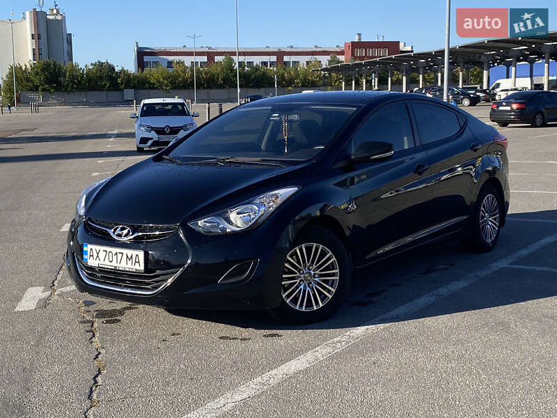 Hyundai Elantra 2012