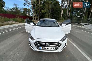 Седан Hyundai Elantra 2018 в Житомире