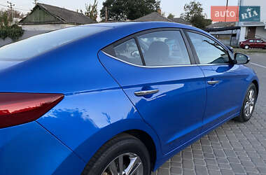 Седан Hyundai Elantra 2016 в 