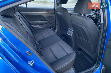 Седан Hyundai Elantra 2016 в 