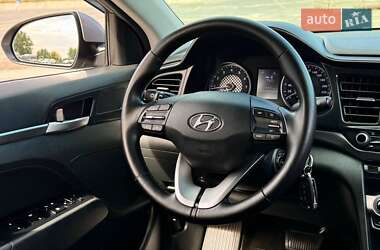 Седан Hyundai Elantra 2020 в 
