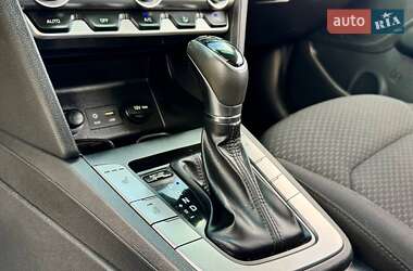 Седан Hyundai Elantra 2020 в 