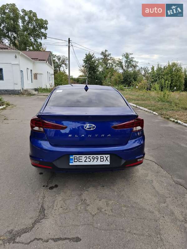 Седан Hyundai Elantra 2019 в Николаеве