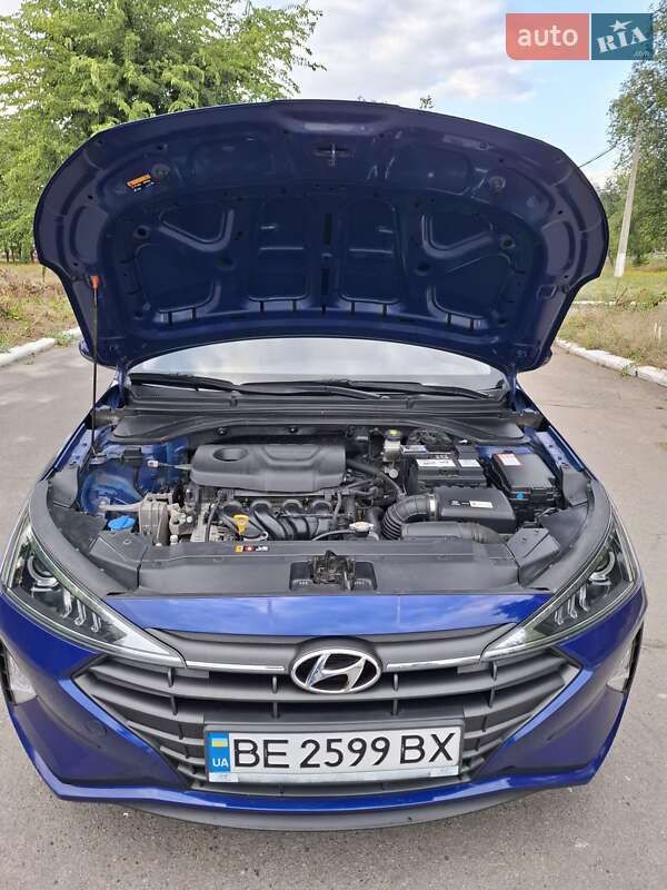 Седан Hyundai Elantra 2019 в Николаеве