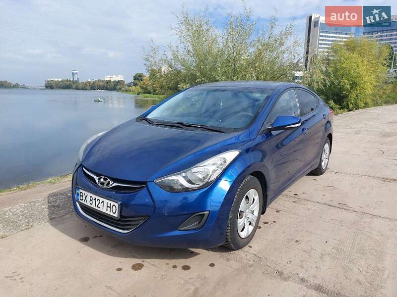 Седан Hyundai Elantra 2012 в Киеве