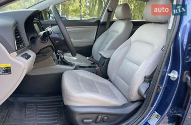 Седан Hyundai Elantra 2016 в 