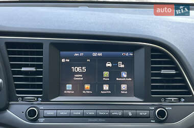 Седан Hyundai Elantra 2016 в 