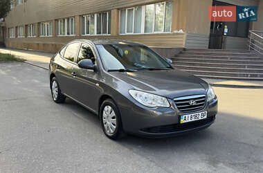 Седан Hyundai Elantra 2008 в Киеве