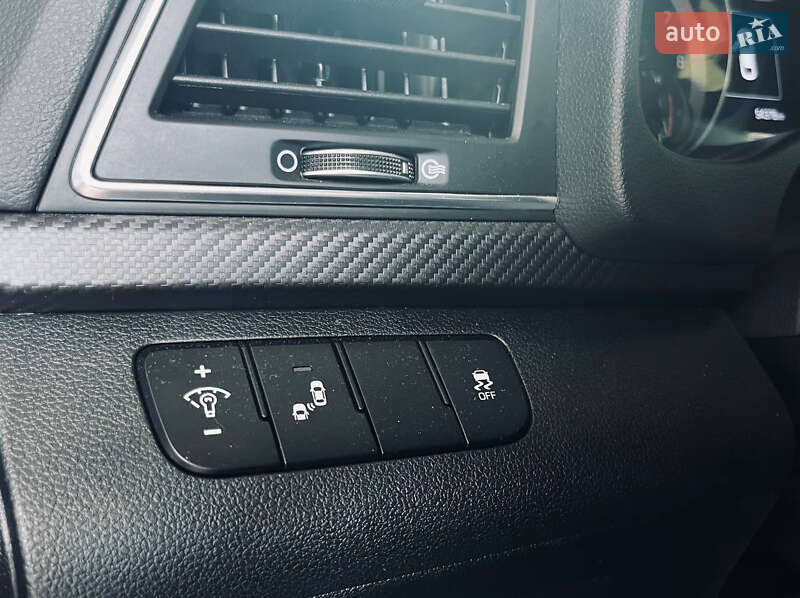 Седан Hyundai Elantra 2018 в Львове