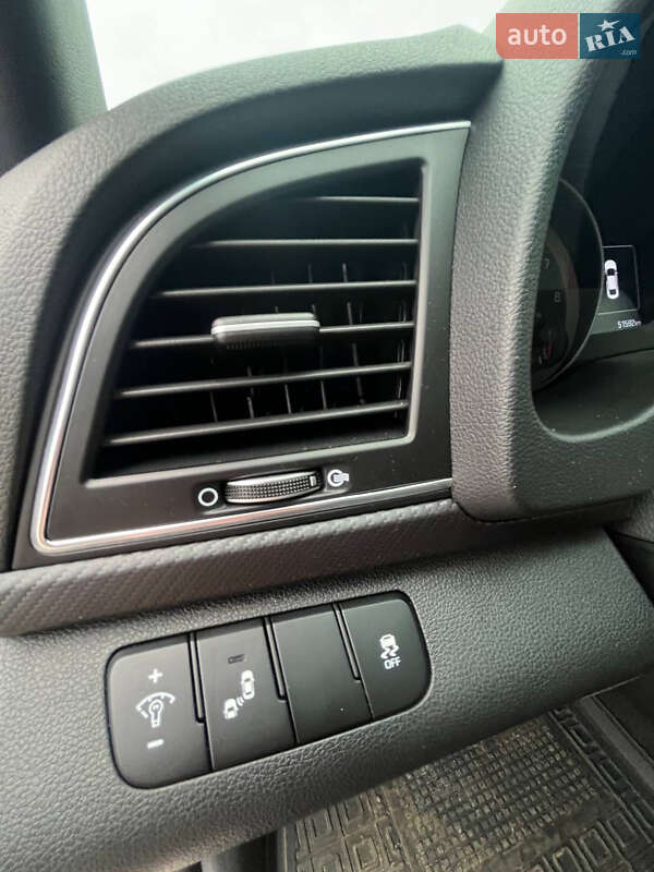 Седан Hyundai Elantra 2018 в Львове