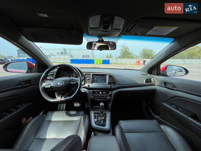 Седан Hyundai Elantra 2018 в Львове