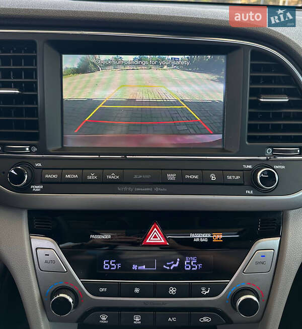 Седан Hyundai Elantra 2016 в Днепре