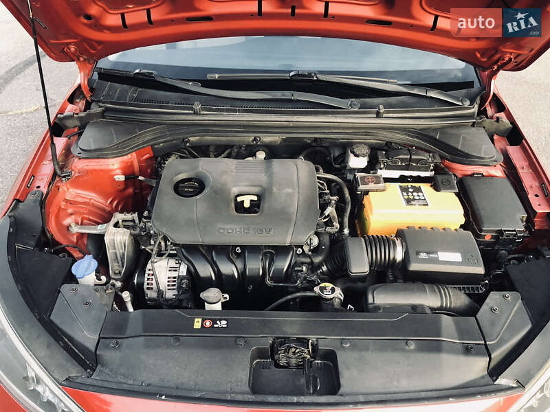 Седан Hyundai Elantra 2019 в Одессе