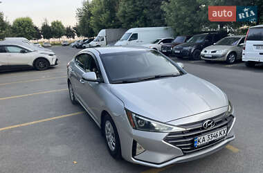 Седан Hyundai Elantra 2018 в 