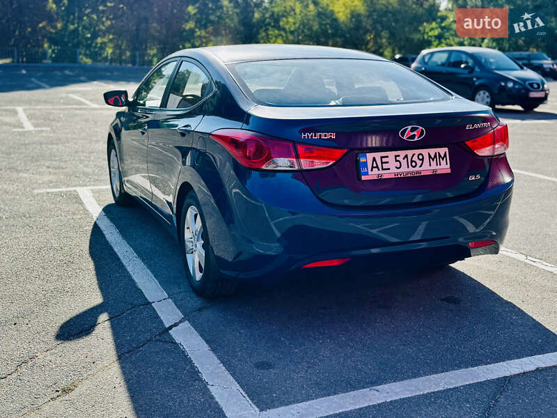 Седан Hyundai Elantra 2012 в Кропивницком