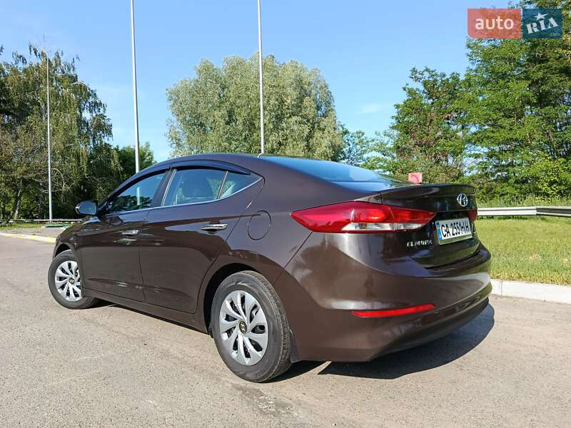 Седан Hyundai Elantra 2018 в Смеле