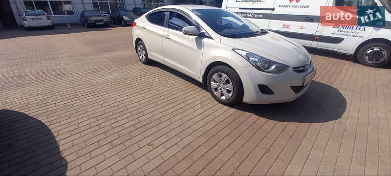 Седан Hyundai Elantra 2013 в Киеве